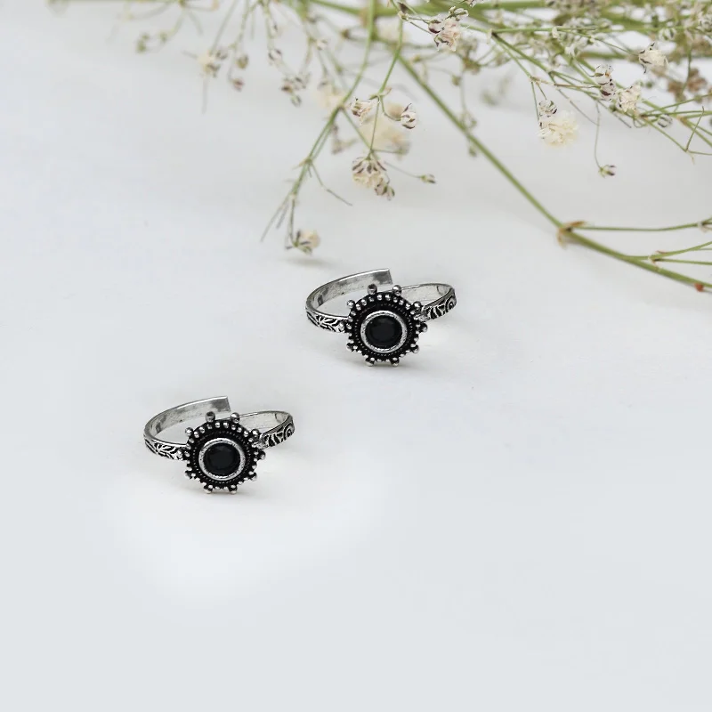 Unmissable Deals On Handmade Jewelry Collections Teejh Vihana Black Stone Silver Oxidised Toe Rings Unmissable Deals On Handmade Jewelry Collections Teejh Vihana Black Stone Silver Oxidised Toe Rings